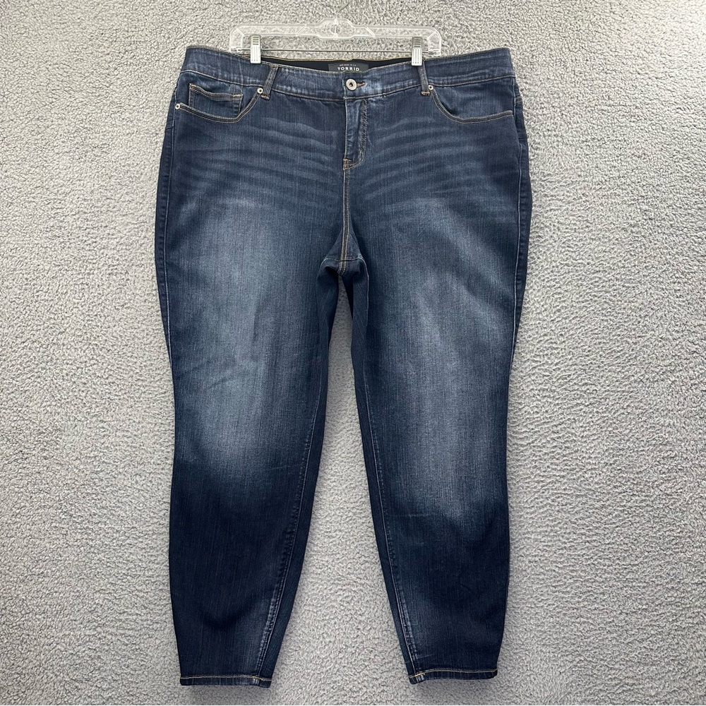 Torrid Bombshell Skinny Jeans Stretch Preppy Casual‎ Dark Blue Women's 28R x 28